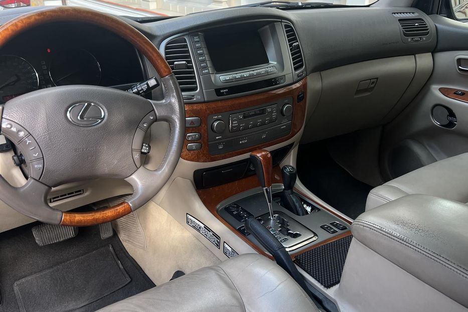 Продам Lexus LX 470 Ресталинг 2005 года в Одессе