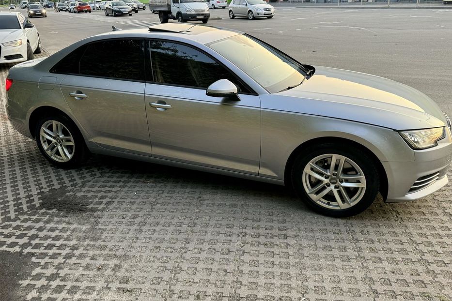 Продам Audi A4 2016 года в Киеве