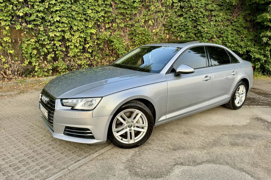 Продам Audi A4 2016 года в Киеве