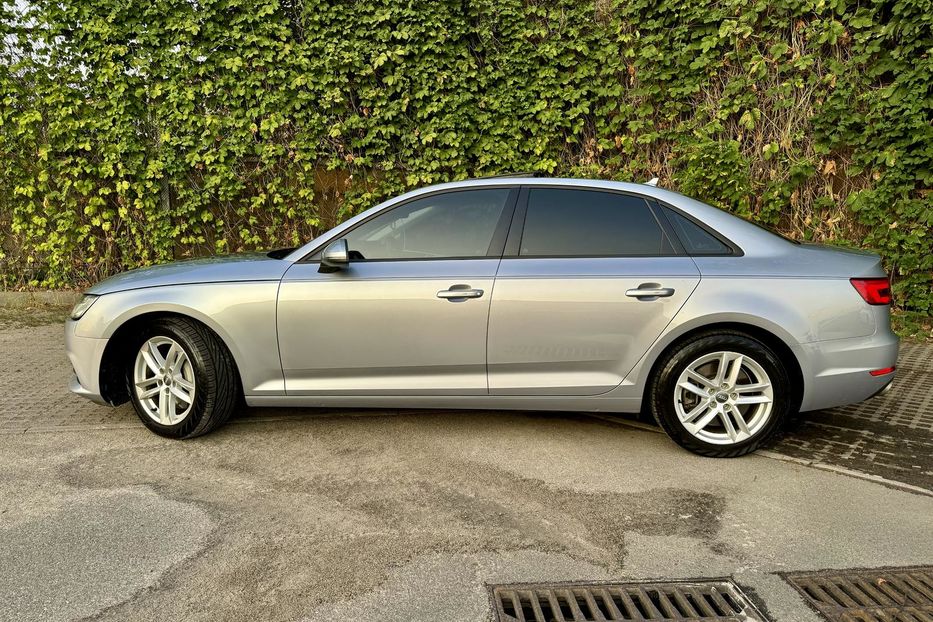 Продам Audi A4 2016 года в Киеве