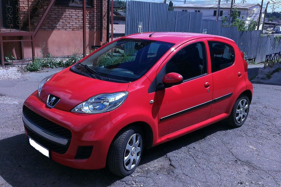 Продам Peugeot 107 2011 года в Киеве