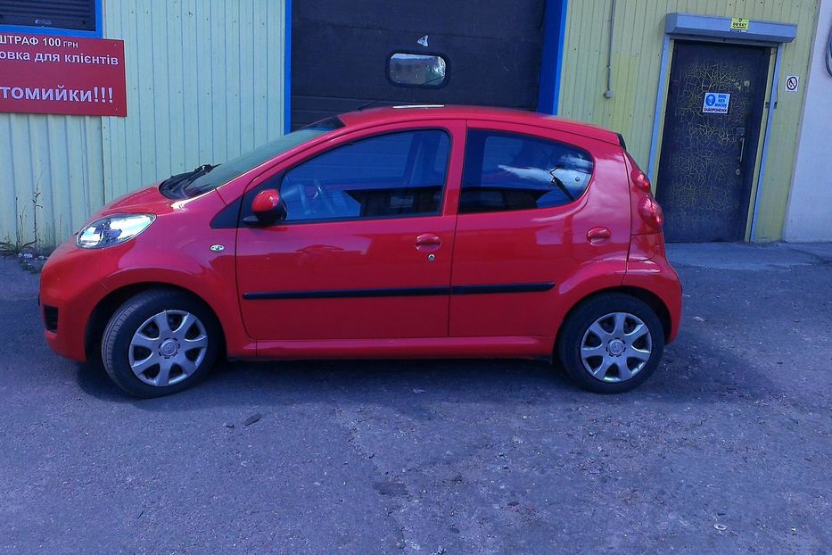 Продам Peugeot 107 2011 года в Киеве