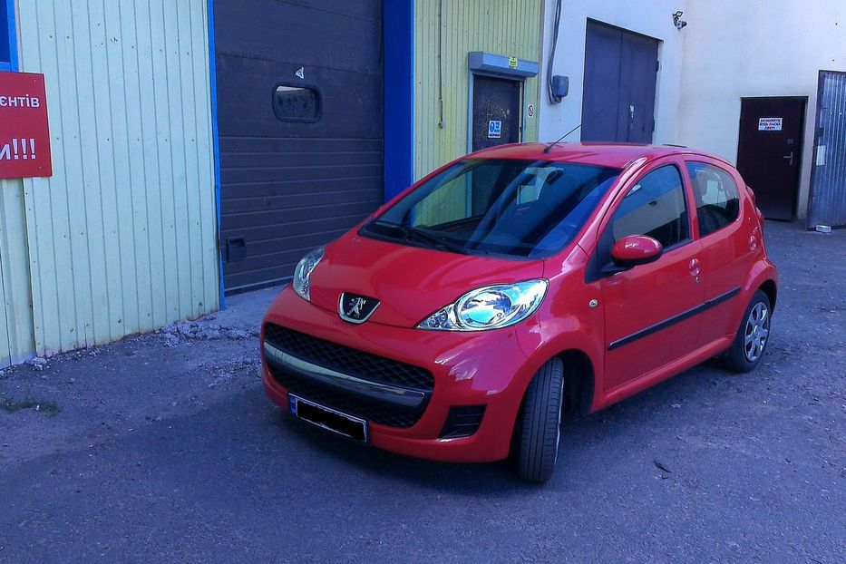 Продам Peugeot 107 2011 года в Киеве