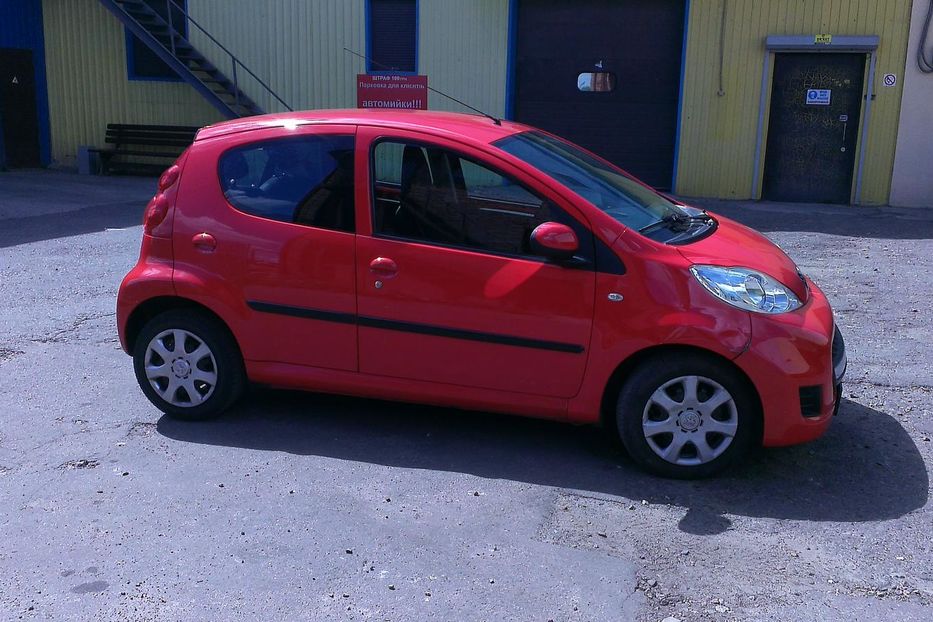 Продам Peugeot 107 2011 года в Киеве