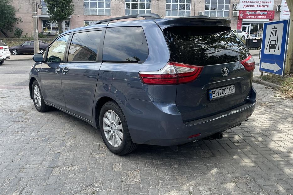 Продам Toyota Sienna 3.5 АТ (296 к.с.) 4WD 2017 года в Одессе