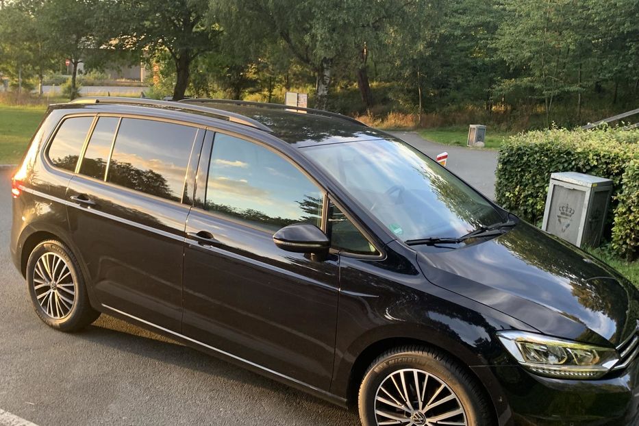 Продам Volkswagen Touran 2020 года в Киеве