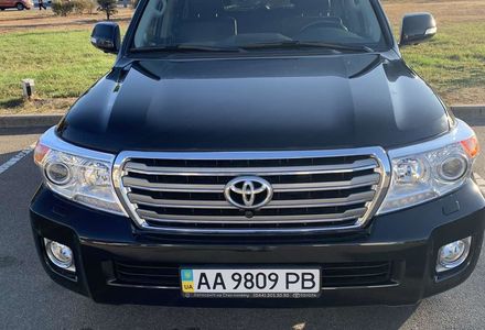 Продам Toyota Land Cruiser 200 2013 года в Киеве