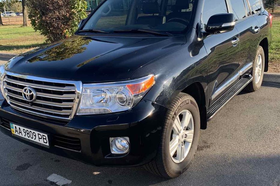 Продам Toyota Land Cruiser 200 2013 года в Киеве