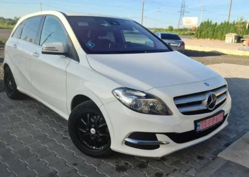 Продам Mercedes-Benz B 200 2015 года в Луцке