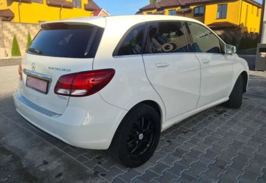 Продам Mercedes-Benz B 200 2015 года в Луцке