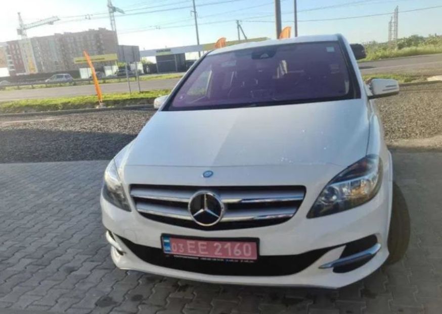 Продам Mercedes-Benz B 200 2015 года в Луцке