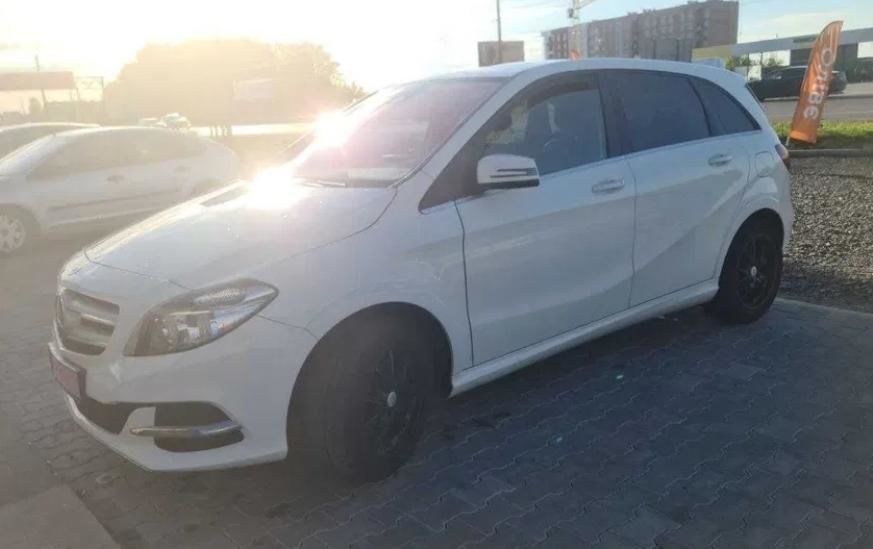 Продам Mercedes-Benz B 200 2015 года в Луцке