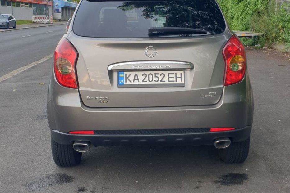 Продам SsangYong Korando 2.0D MT (175 к.с.) 4WD 2012 года в Киеве