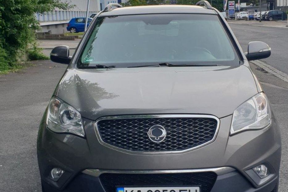 Продам SsangYong Korando 2.0D MT (175 к.с.) 4WD 2012 года в Киеве