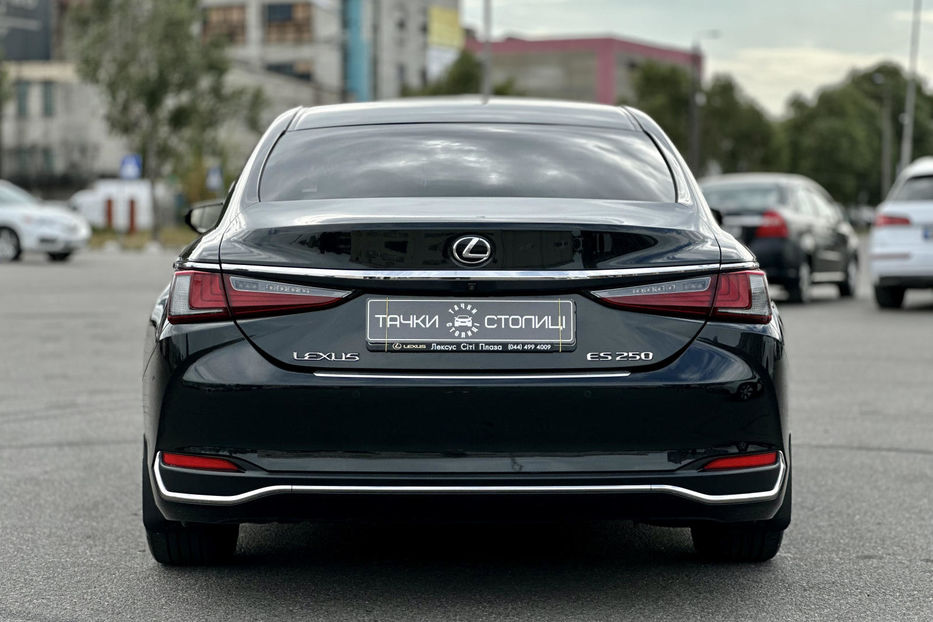 Продам Lexus ES 250 2018 года в Киеве