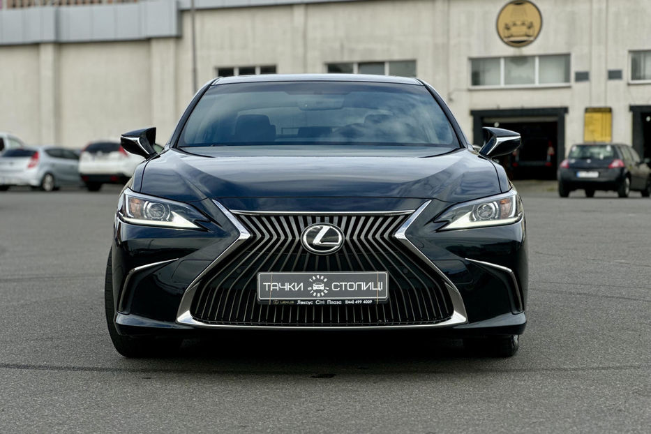 Продам Lexus ES 250 2018 года в Киеве