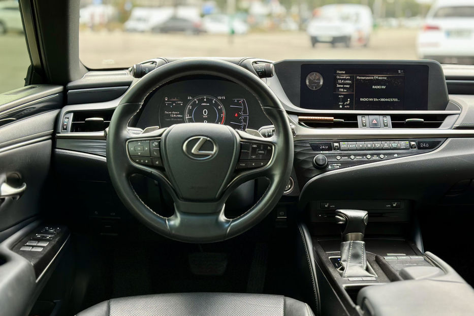 Продам Lexus ES 250 2018 года в Киеве