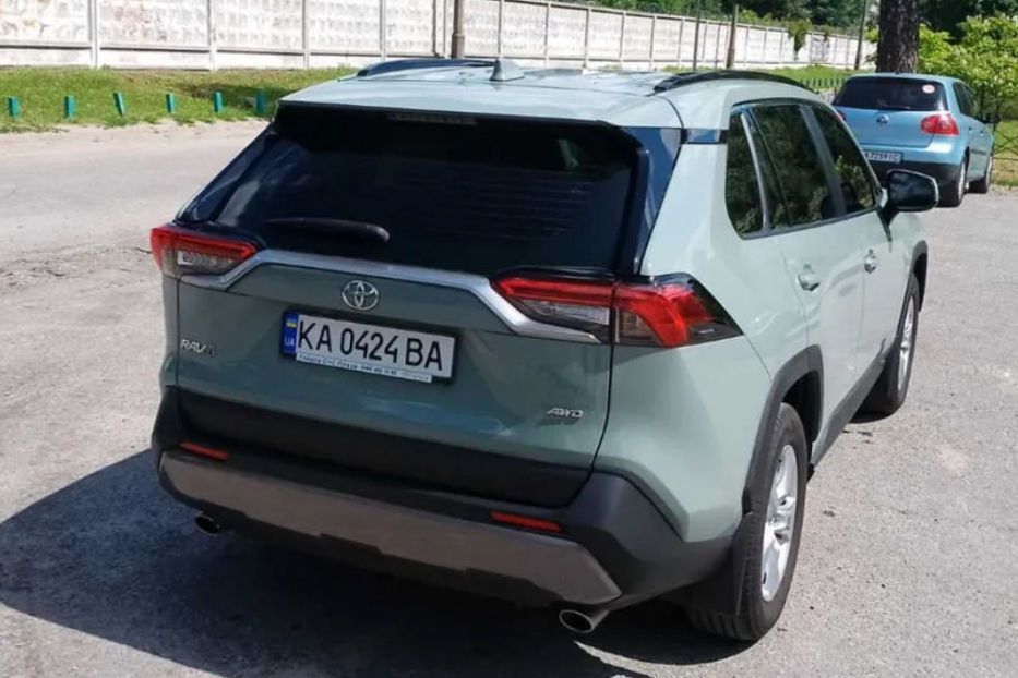 Продам Toyota Rav 4 2020 года в Киеве