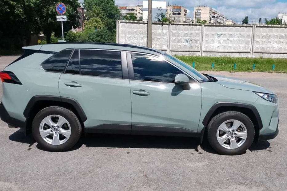 Продам Toyota Rav 4 2020 года в Киеве