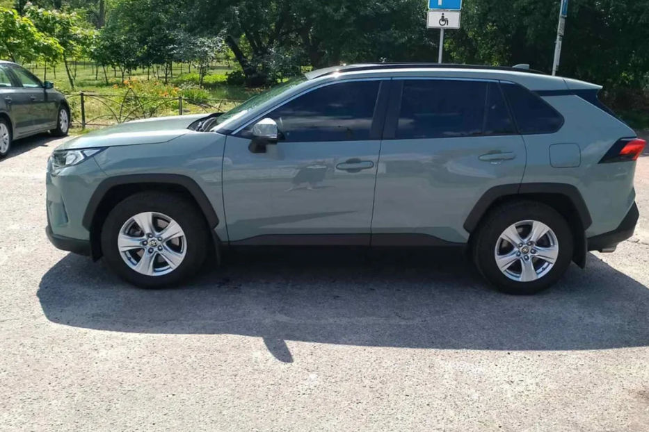 Продам Toyota Rav 4 2020 года в Киеве