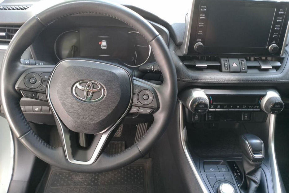 Продам Toyota Rav 4 2020 года в Киеве