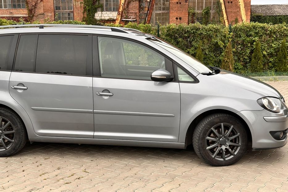 Продам Volkswagen Touran 2010 года в Луцке