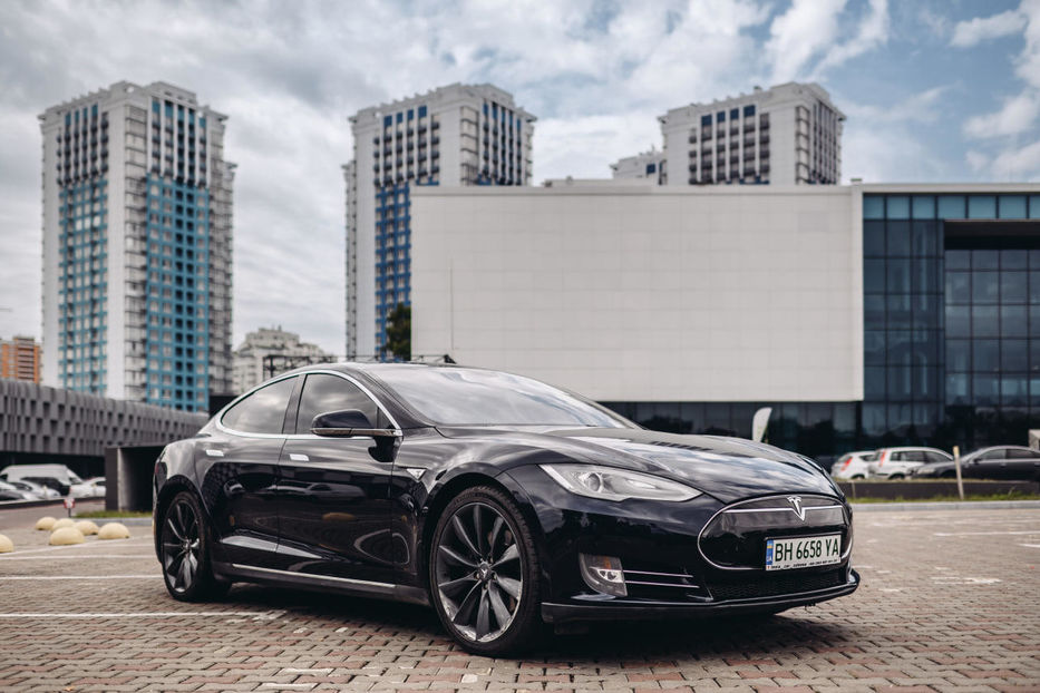 Продам Tesla Model S 2013 года в Одессе