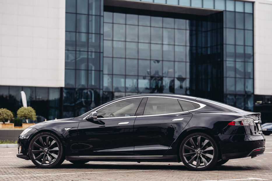 Продам Tesla Model S 2013 года в Одессе