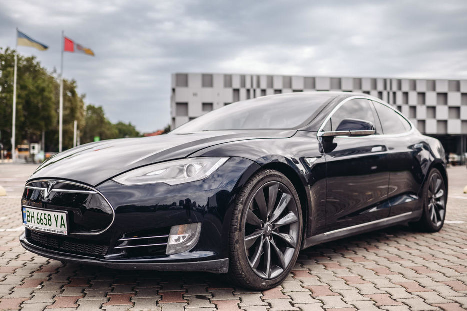 Продам Tesla Model S 2013 года в Одессе