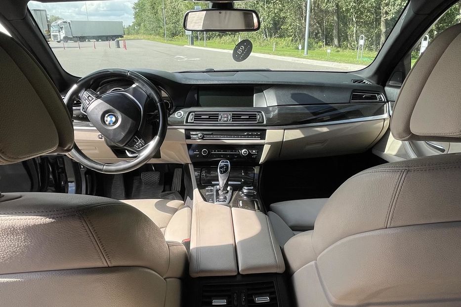 Продам BMW 535 535ih 225kw 2012 года в Киеве