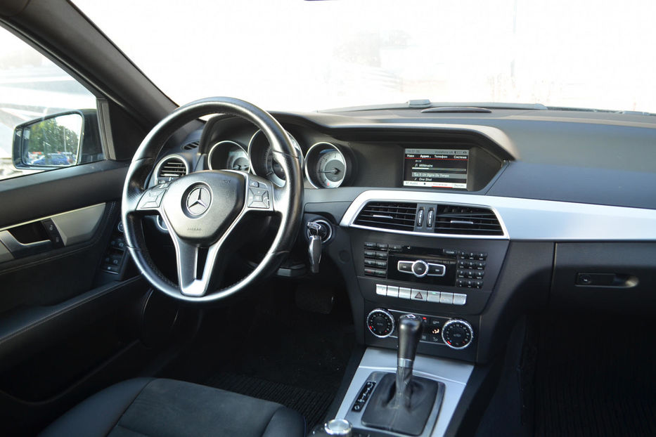 Продам Mercedes-Benz C-Class 2014 года в Киеве