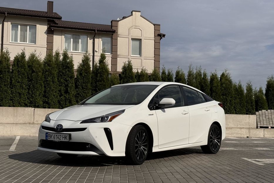 Продам Toyota Prius 2019 года в Ровно