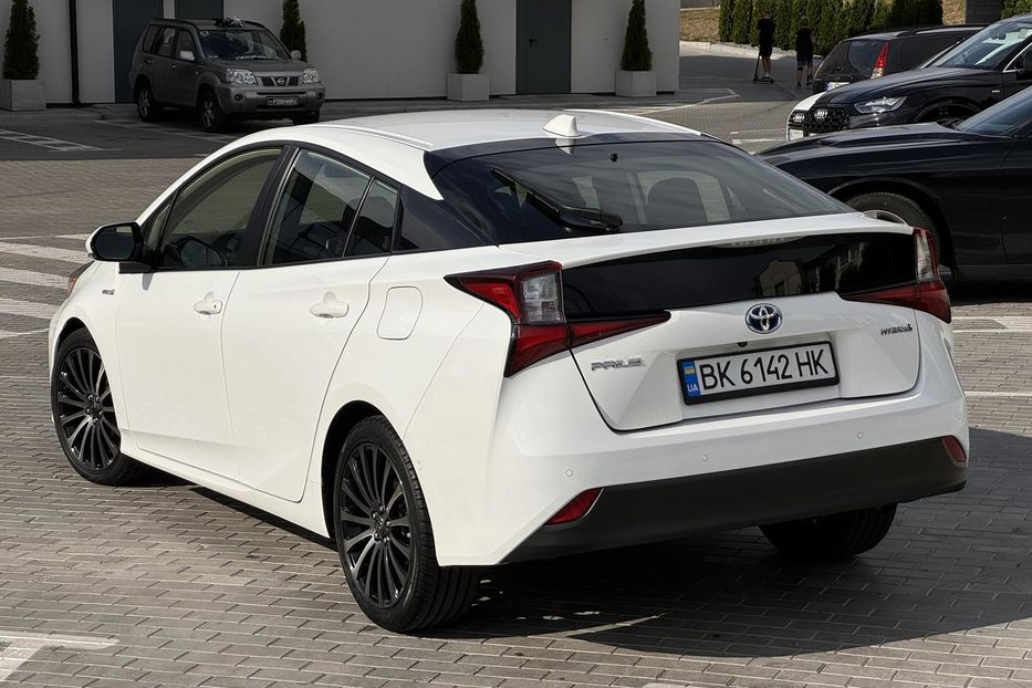 Продам Toyota Prius 2019 года в Ровно