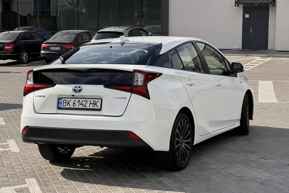 Продам Toyota Prius 2019 года в Ровно