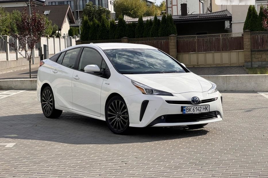 Продам Toyota Prius 2019 года в Ровно