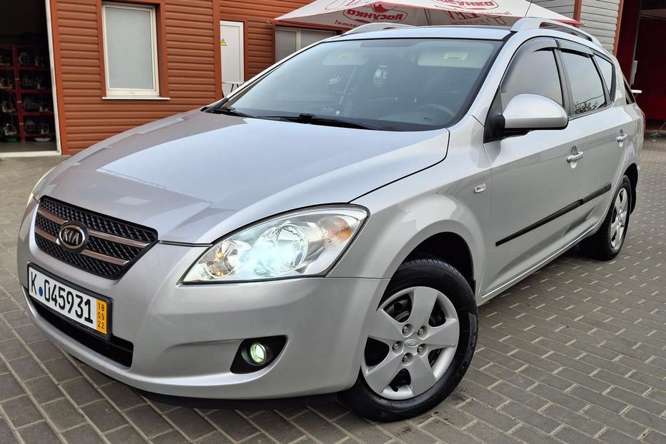 Продам Kia Ceed SW 1.6 CRDI LX 2008 года в Луцке