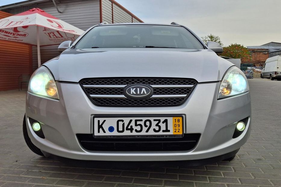 Продам Kia Ceed SW 1.6 CRDI LX 2008 года в Луцке