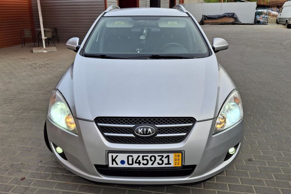 Продам Kia Ceed SW 1.6 CRDI LX 2008 года в Луцке