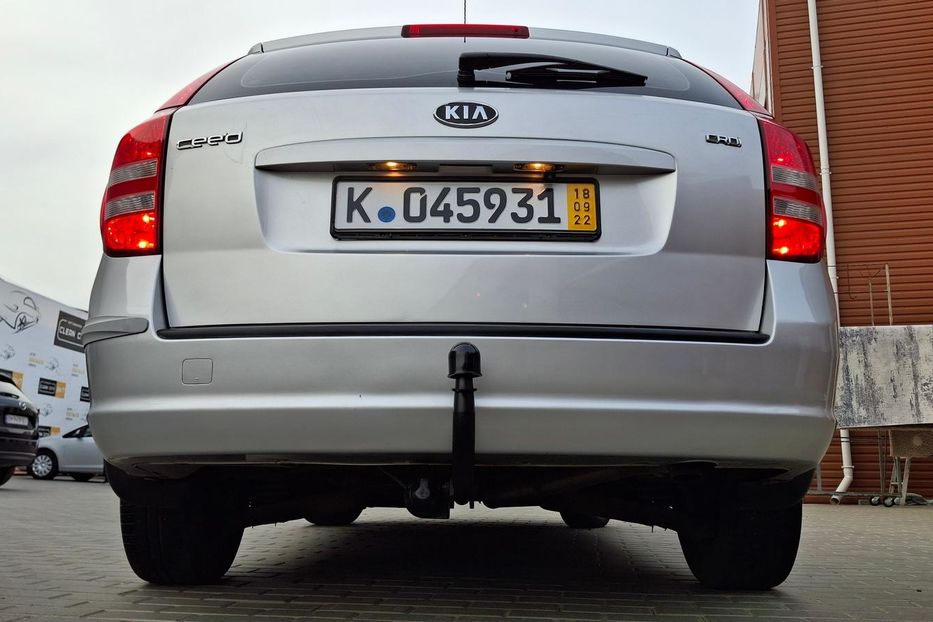 Продам Kia Ceed SW 1.6 CRDI LX 2008 года в Луцке