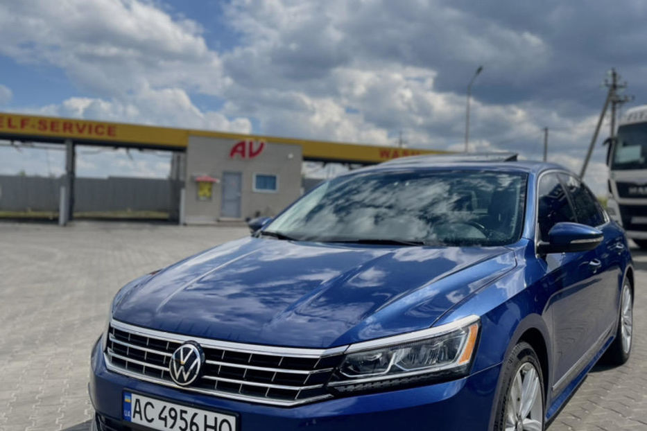 Продам Volkswagen Passat B8 1.8 TSI SEL  2016 года в Луцке