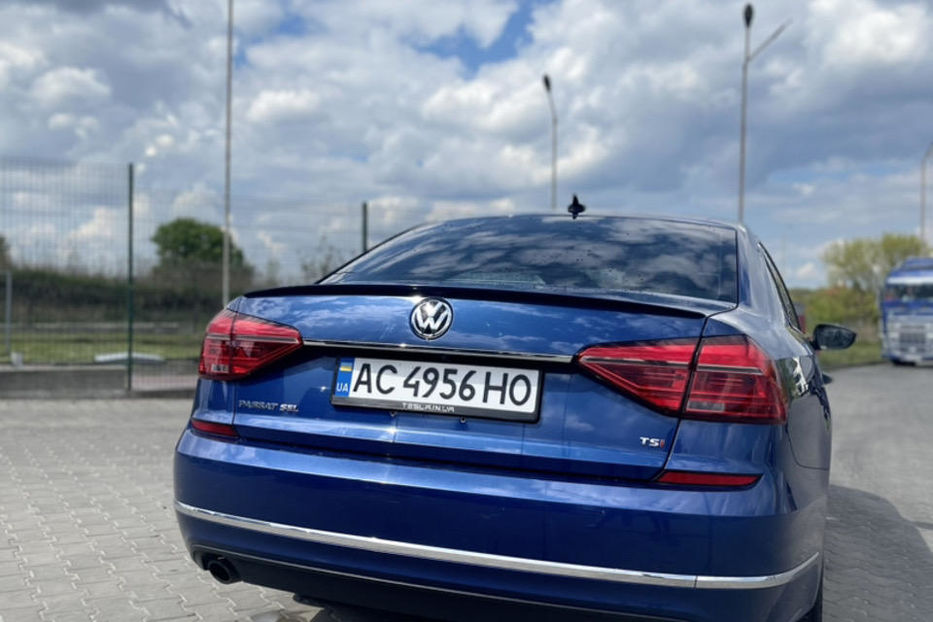 Продам Volkswagen Passat B8 1.8 TSI SEL  2016 года в Луцке