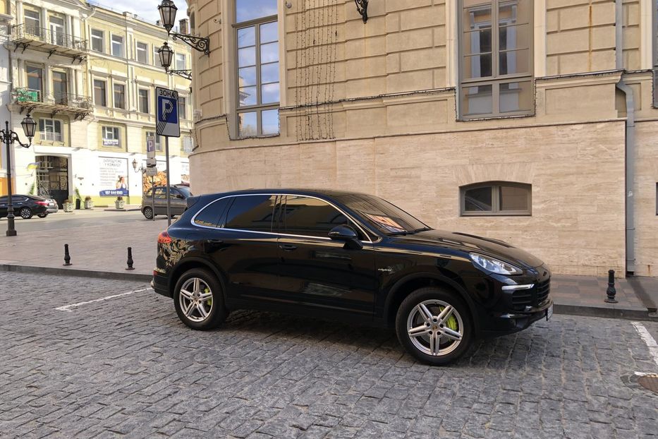 Продам Porsche Cayenne РЕСТАЙЛИНГ 2016 года в Одессе