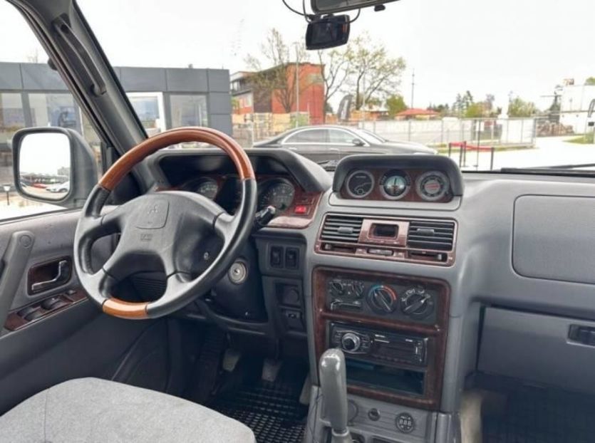 Продам Mitsubishi Pajero 2000 года в Киеве