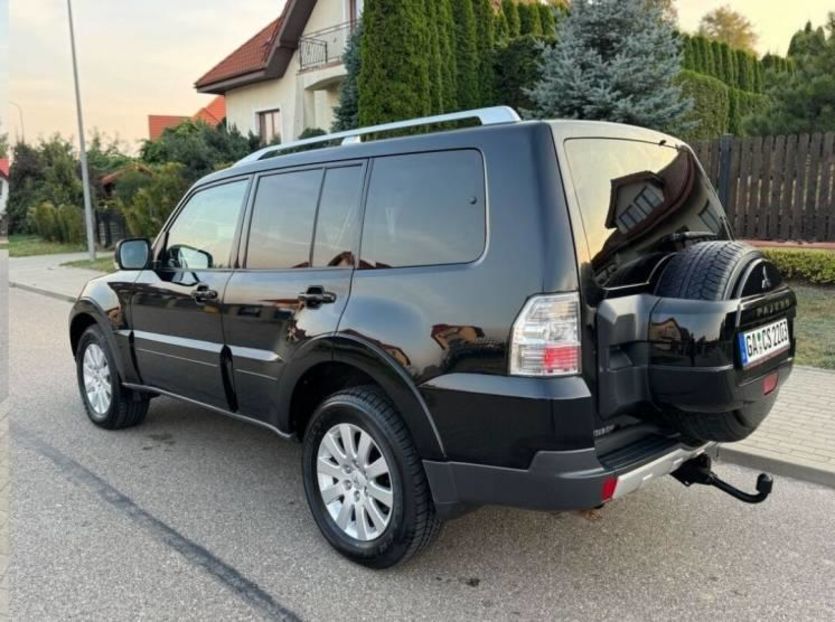 Продам Mitsubishi Pajero 2021 года в Киеве