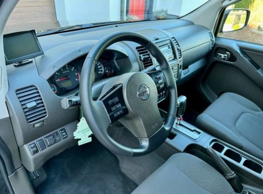 Продам Nissan Navara 2010 года в Киеве