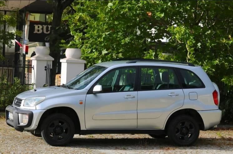 Продам Toyota Rav 4 2003 года в Киеве