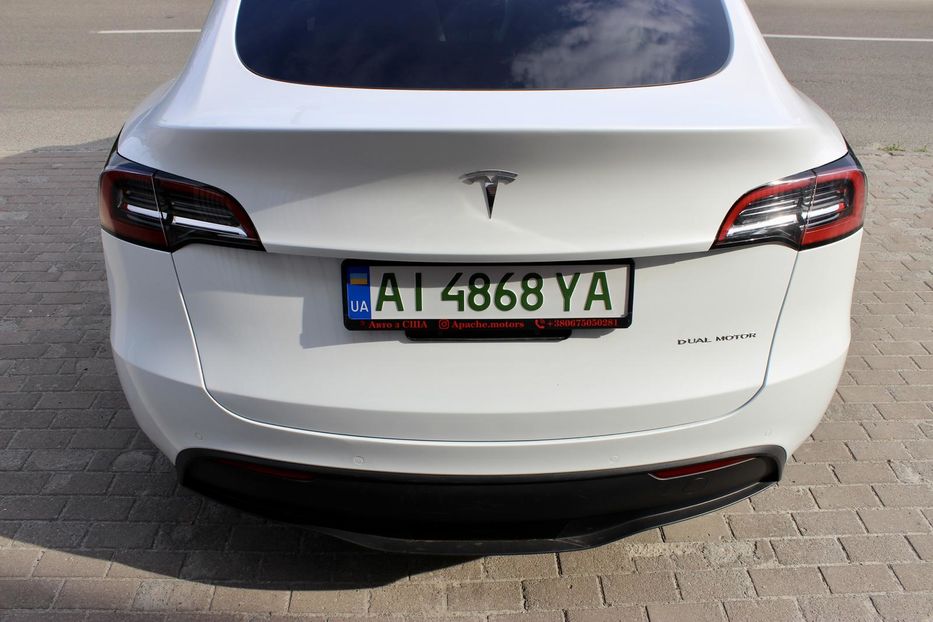 Продам Tesla Model Y Dual motor 2021 года в Киеве