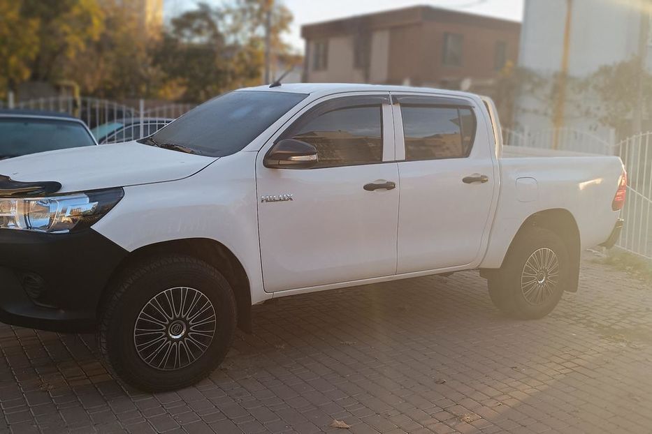 Продам Toyota Hilux 2017 года в Одессе