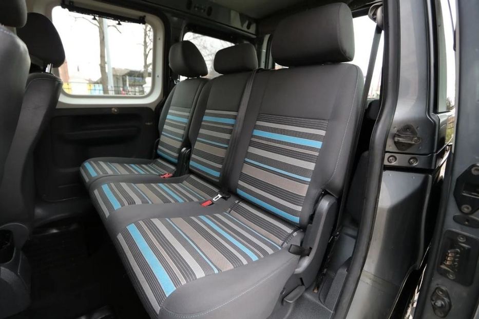 Продам Volkswagen Caddy пасс. 2010 года в Харькове