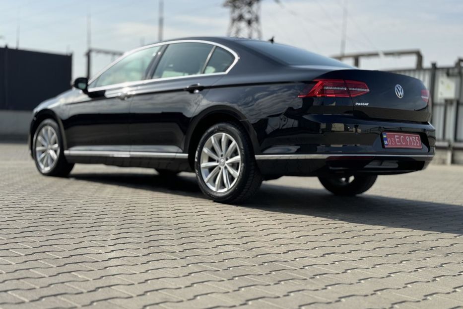 Продам Volkswagen Passat B8 HighLine 2018 года в Луцке